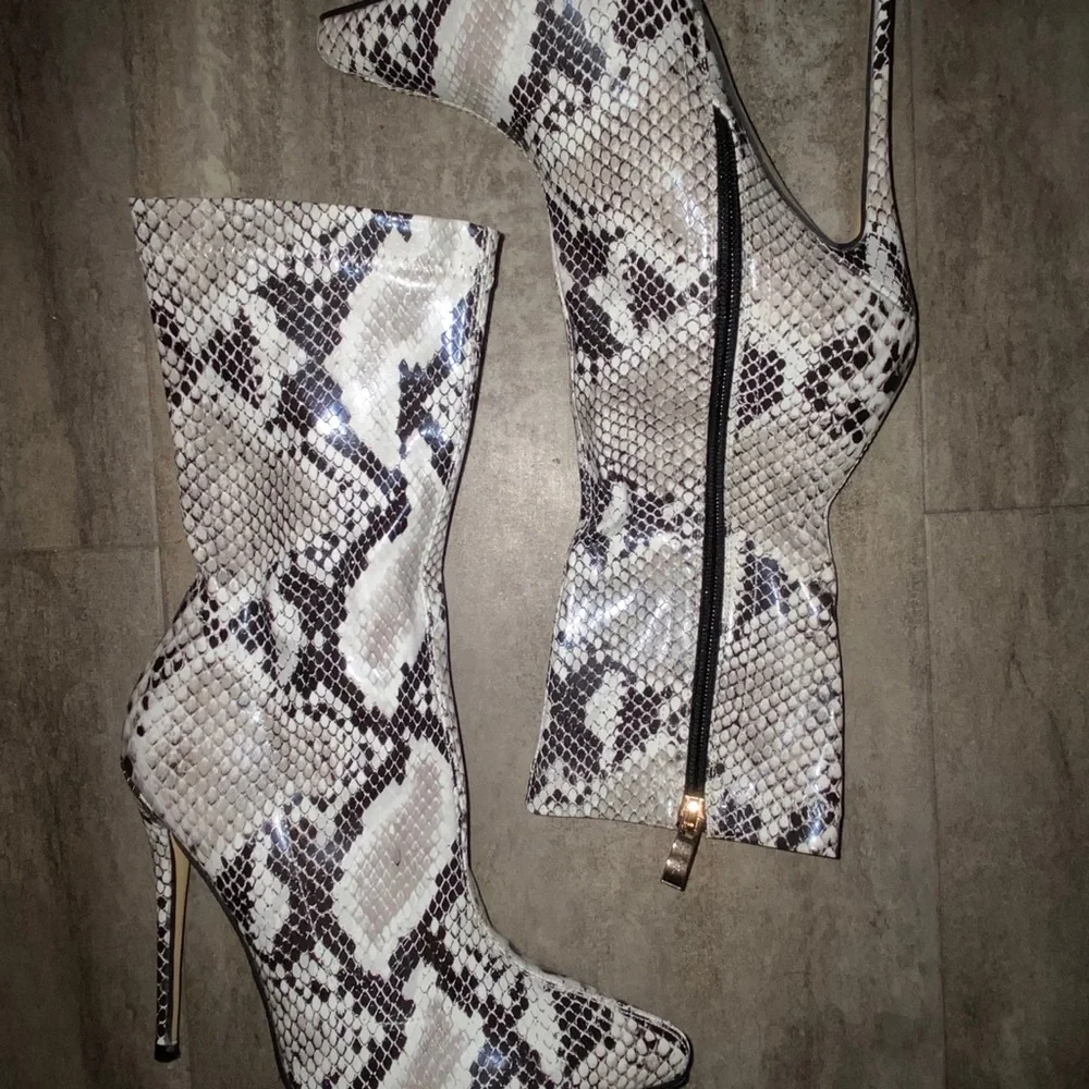 Simmi Snakeskin boots - Picture 7 of 7